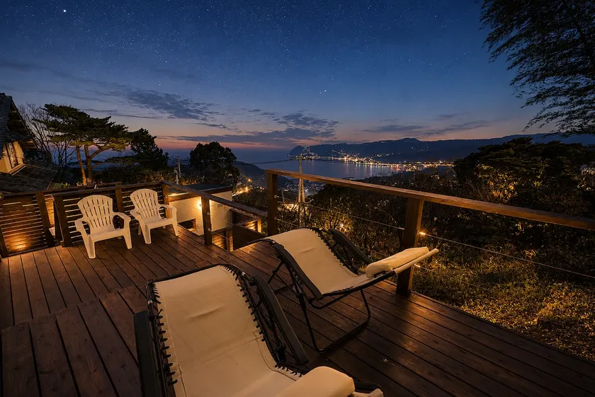 A place you can't leave the deck until morning - Image 1