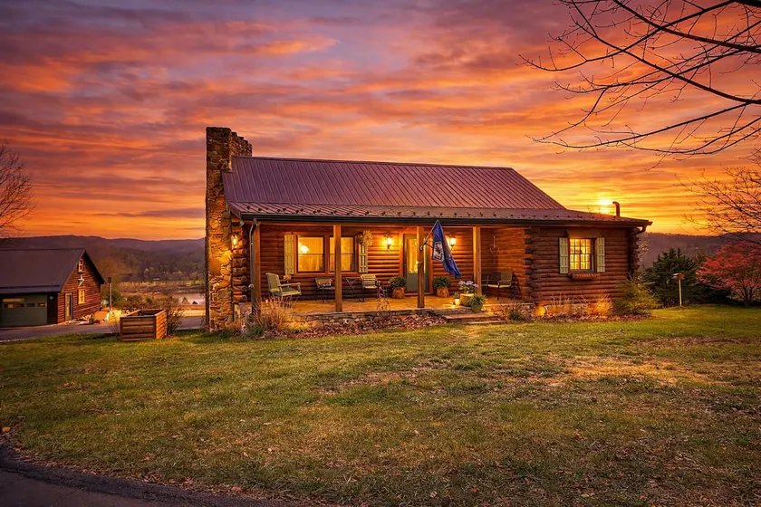 Lula's Lake Retreat - Image 1