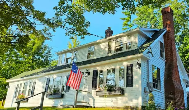 Twin Eagle Farmhouse - Image 1
