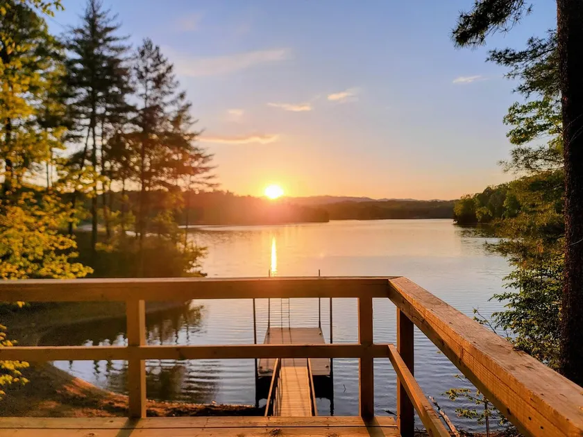*NEW*Lakefront Beach, Gameroom, Hot Tub, Treehouse - Image 1