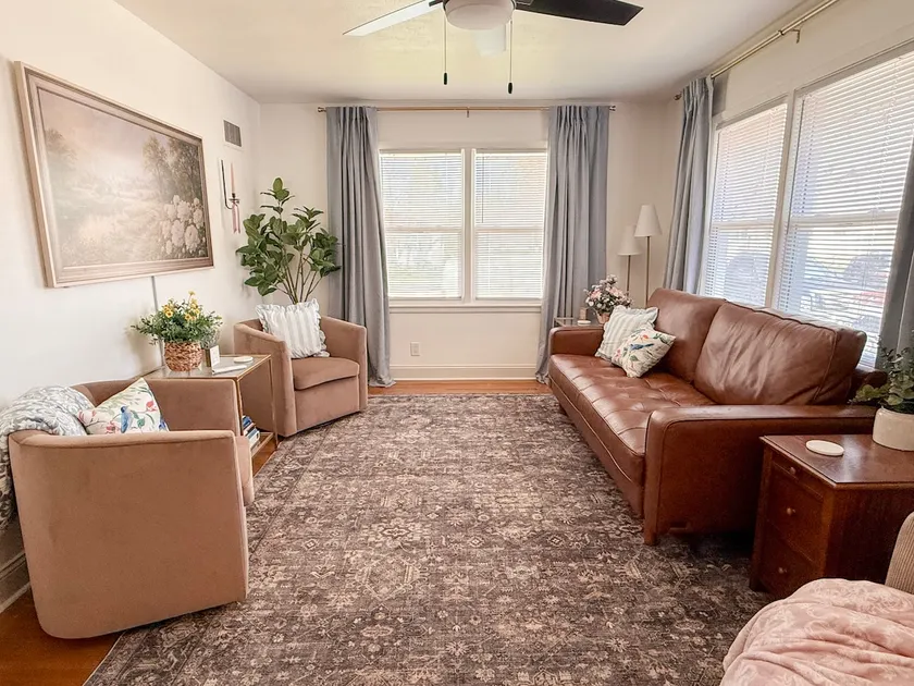Bluebird Cottage ~ 4bd/2ba + Kids Zone + Patio! - Image 1