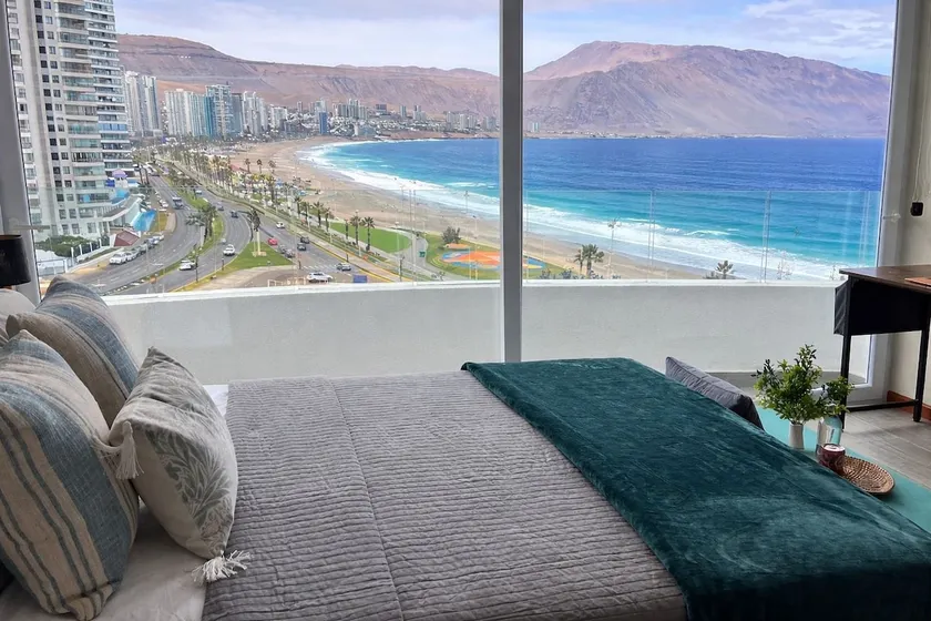 Modern studio with beach view / Pasos Cavancha - Image 1