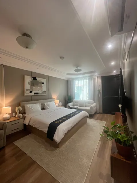 Luxury apartment with private garden view and separate entrance - Image 1