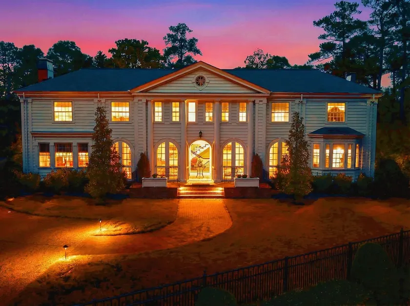 Historic ThistleDhu Mansion w/ Speakeasy 10k Sq Ft - Image 1
