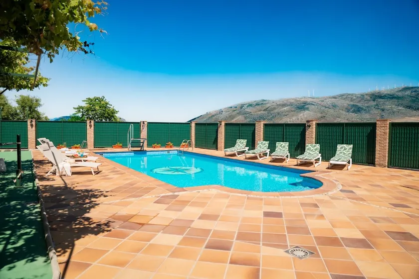 Rural Paradise with Private Pool - Image 1