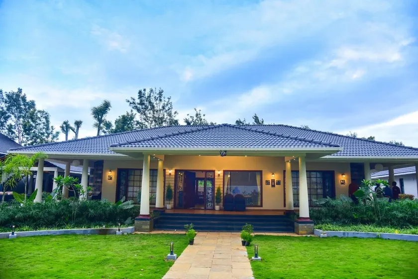 Luxurious 4 Bedroom Villa in Chikmagalur - Image 1