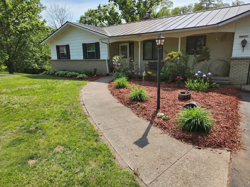 Upper Level Home in Country Setting - Image 1