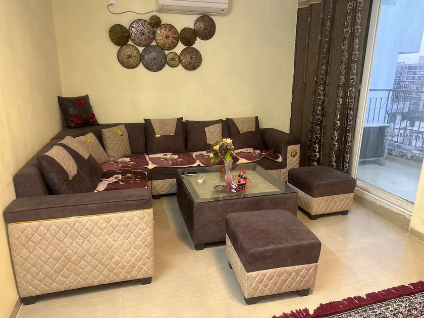 Luxe 3BHK with Panoramic Views - Image 1