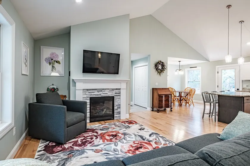 NEW! Charming 2-Bedroom in Beautiful Freeport! - Image 1