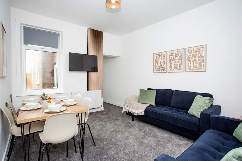 Vacant Nests The Ropery 4BR Seafront - Image 1
