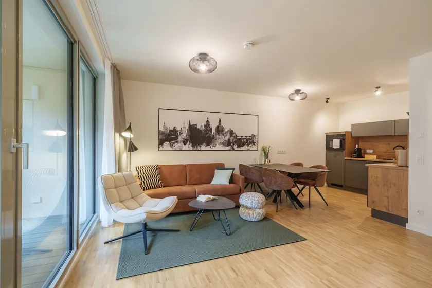 City family 2 | A/C, balcony, 2 BR, box spring - Image 1