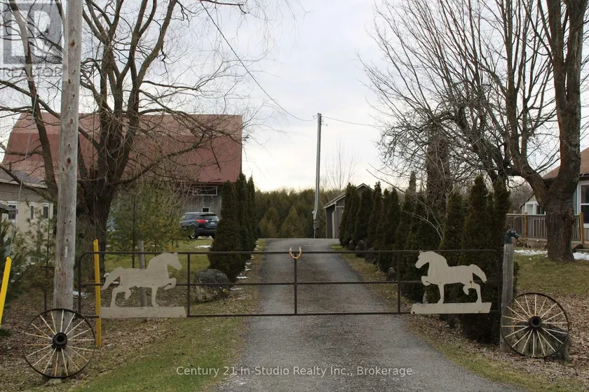 Cozy Country Style Home with Nature Trails - Image 1