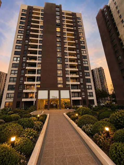 Premium apartment 10 minutes from the airport - Image 1