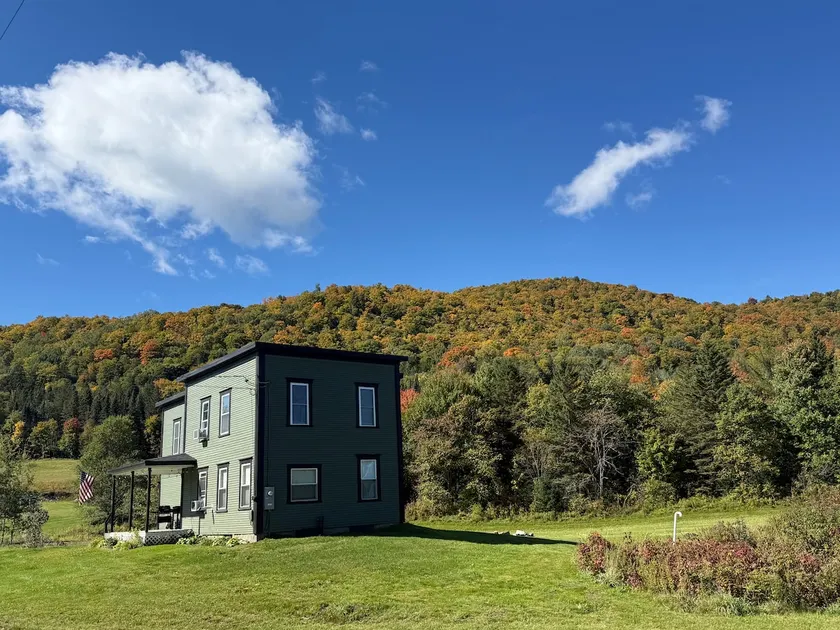 Trailhead Lodge - Image 1