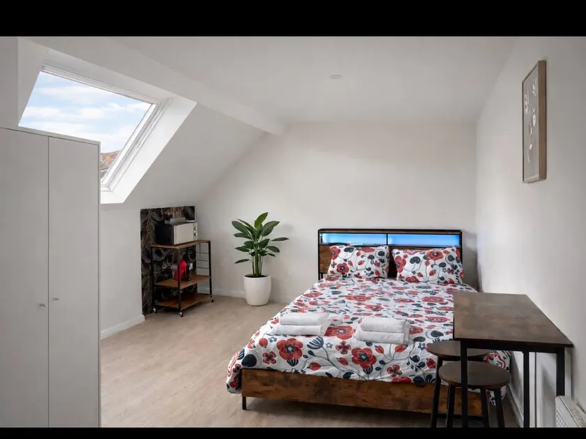 Cozy studio near Paris - Image 1