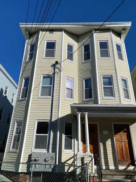 3 bed apartment in Somerville AC parking included - Image 1
