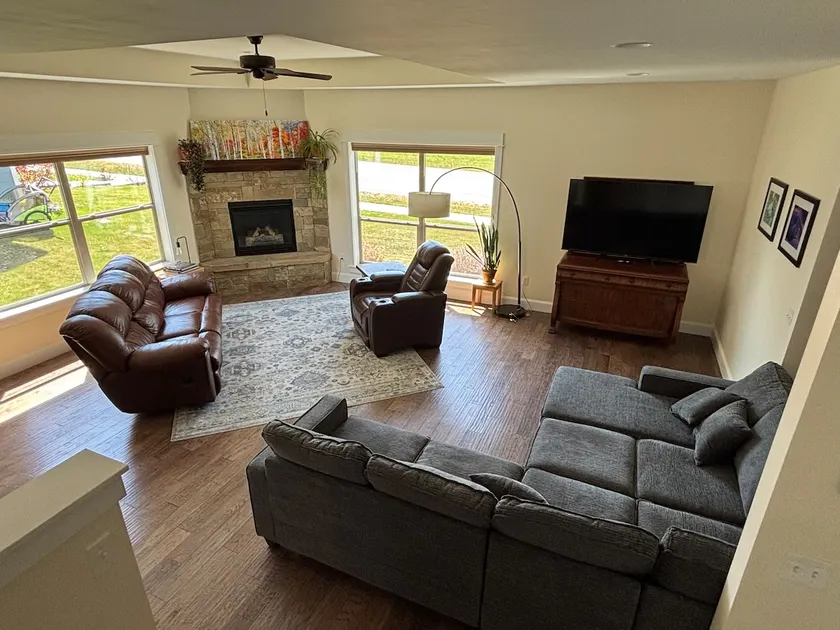 Multifamily house - Image 1