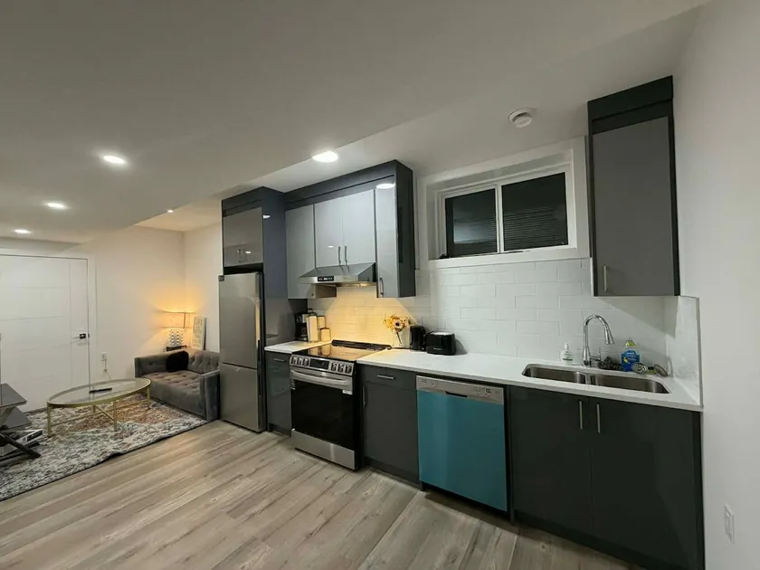 Guest Suite In Calgary - Image 1