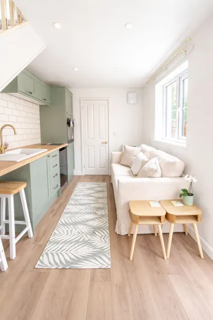 Modern Cotswolds Studio - Image 1