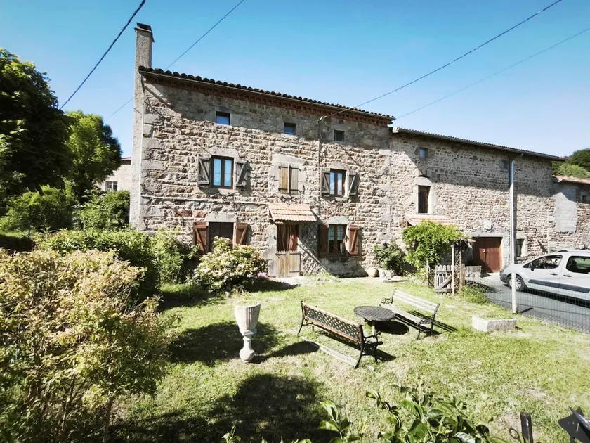 Country house in a small hamlet in the Forez area - Image 1