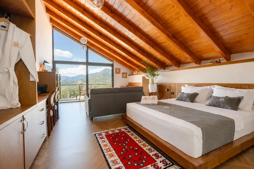 Vila Harmoni 102 - Family Room with Mountain View - Image 1