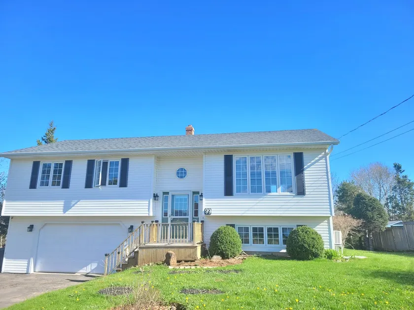 Spotless 4BR Home | Stunning North River View - Image 1