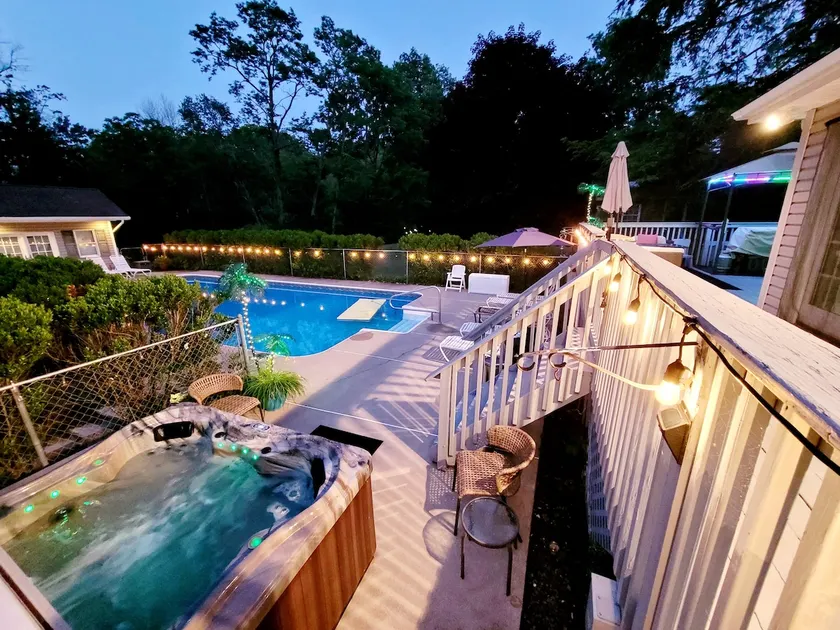 7.5 Ac Estate Inground Pool Hot Tub&Sauna - Image 1