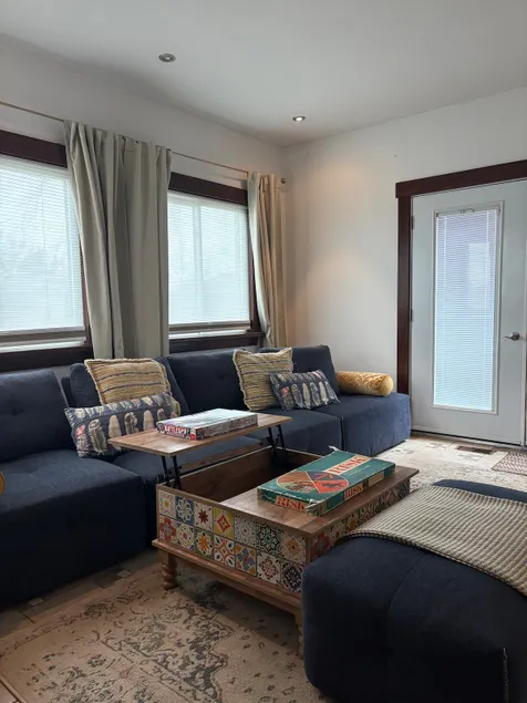 House with In-law Suite in Port Colborne - Image 1