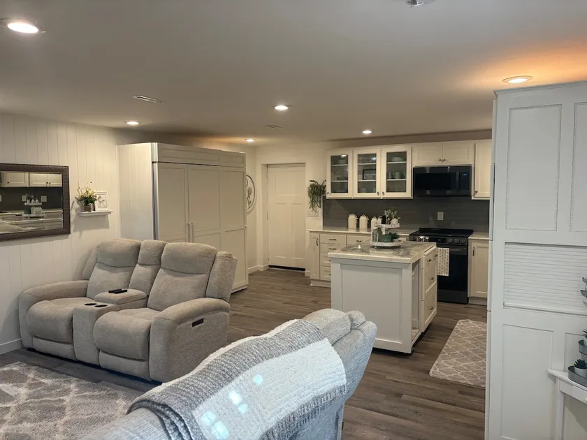 Private Basement Apartment, King Bed Full Kitchen - Image 1