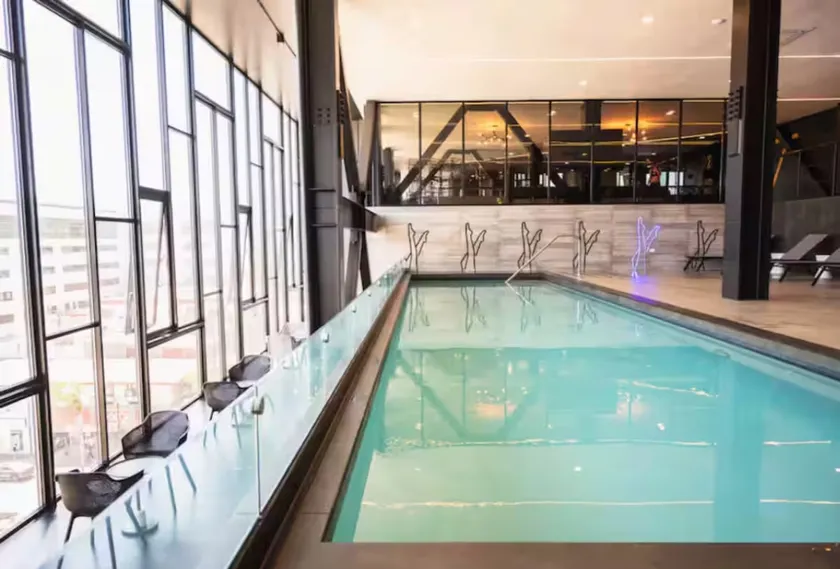 Modern Dowtown loft - Image 1