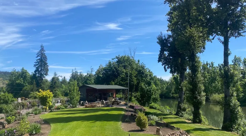 Peaceful Riverfront Cabin-10 mins to U of O - Image 1