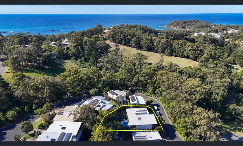 Korora Cove -Large home with fantastic amenitites - Image 1
