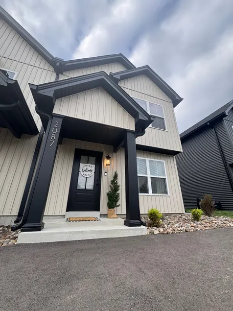 New cozy retreat, near Louisville & Big 4 bridge - Image 1