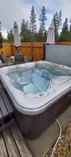 Hot Tub•Private Deck•Dog Friendly•Fenced BIG Yard! - Image 1