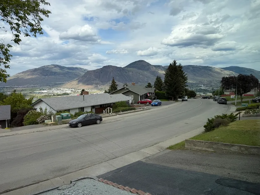 Home Near TRU AND Hospital with Scenic City Views - Image 1