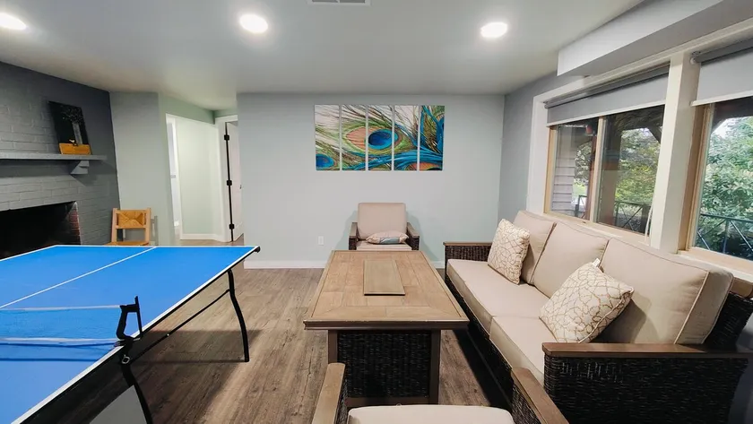 Modern 1400sqft 2BR Suite - AC - Image 1