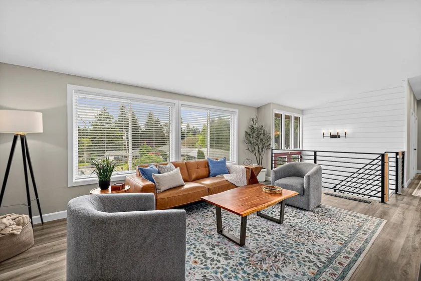 Stylish Stay Near SeaTac & Lightrail to Seattle - Image 1