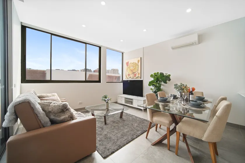 Redfern Sydney CBD Apartment + Free Parking - Image 1