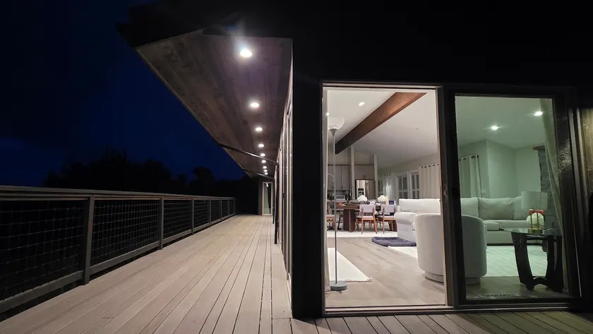 Modern Brand New•Ocean Views•Deck•Fireplace•WD•A/C - Image 1