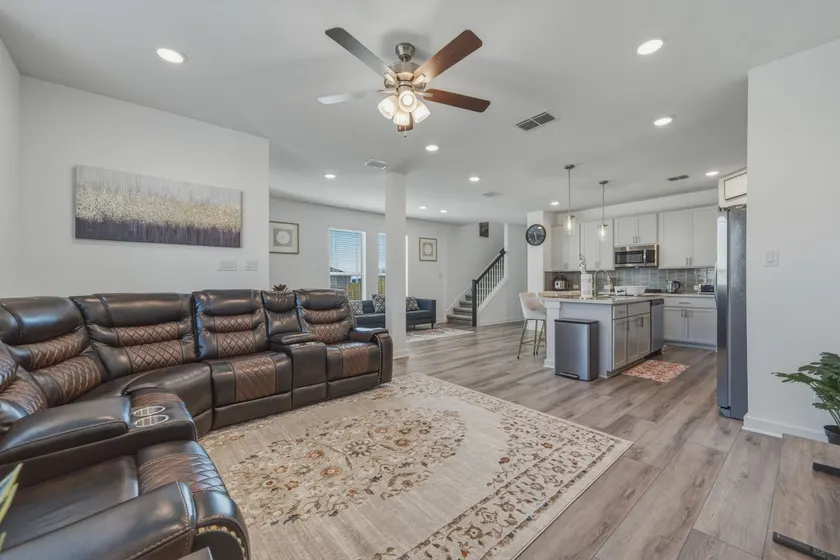 Luxury 4BR, 4Bath Retreat w/ Guest Suite & Garage - Image 1