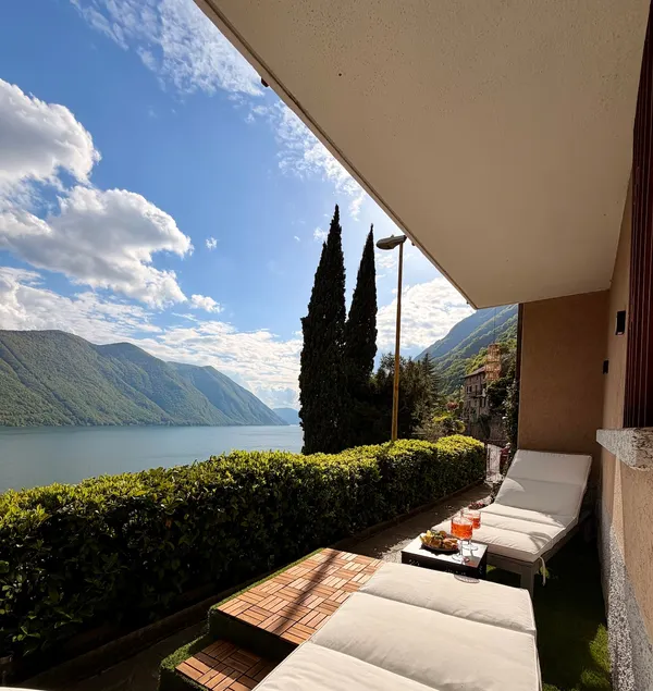 Lake Oasis Loft – Lake View & Private Garden - Image 1