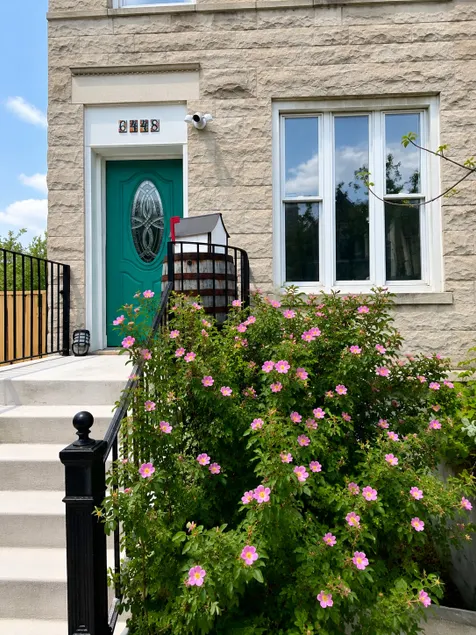 Large Family Home | Walk to U of C, Obama Center - Image 1