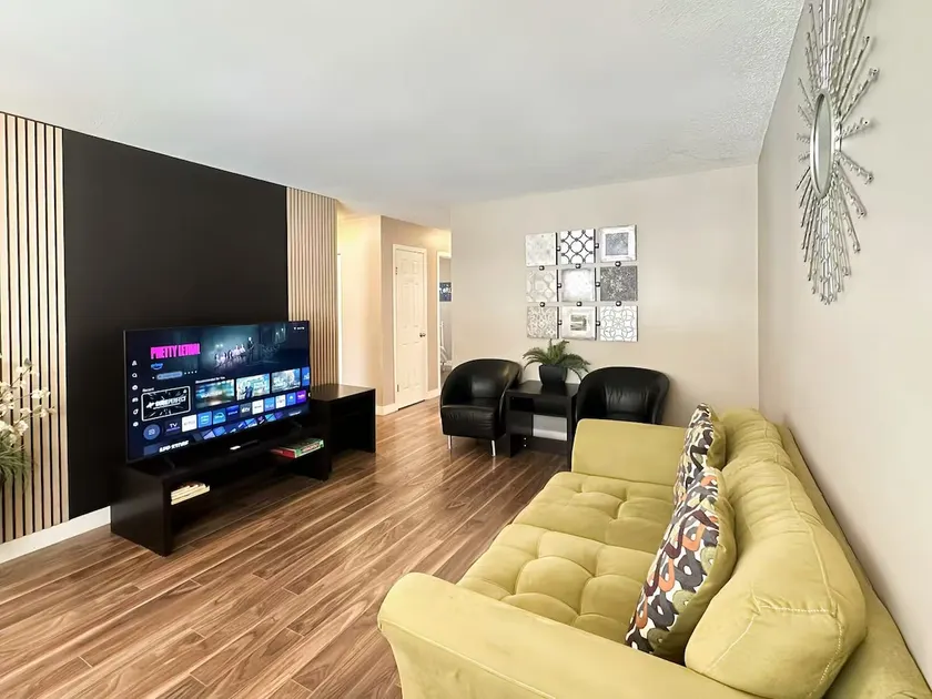 98# Spacious 3BR 1BA Main Floor Suite - Image 1