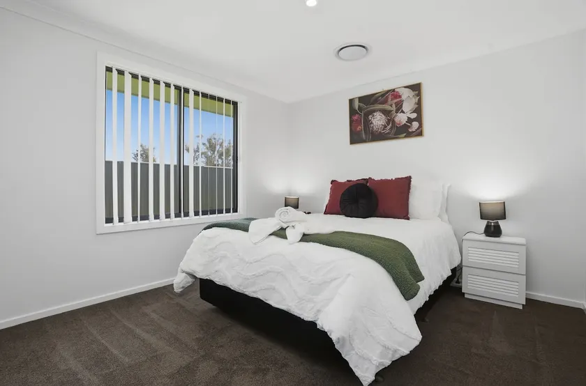 Whistling Way Wonderscape - Modern 4 Bed 2 Bath - Image 1