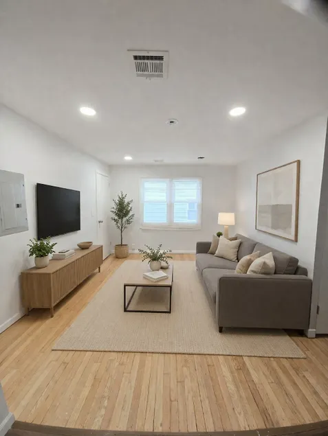 Cozy 2BR Apt Near EWR & World Cup Action - Image 1