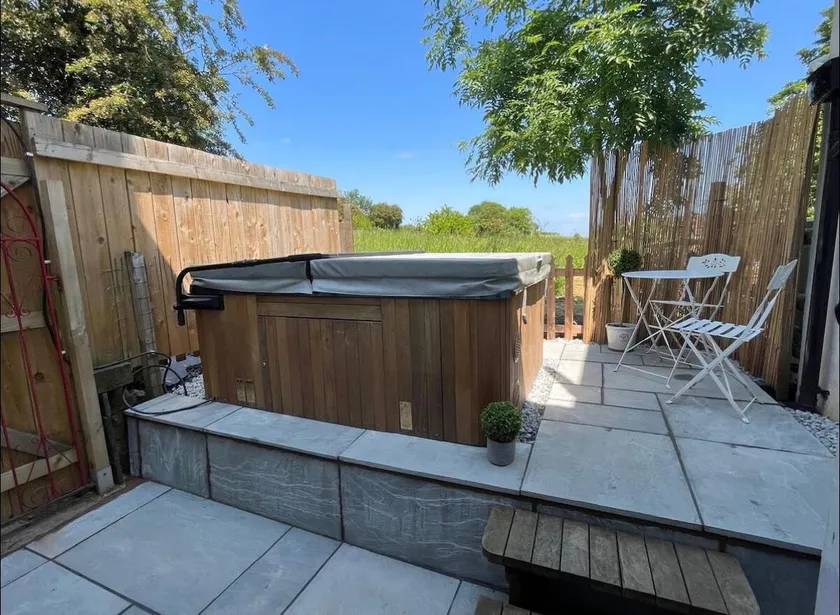 Garden view - Image 1