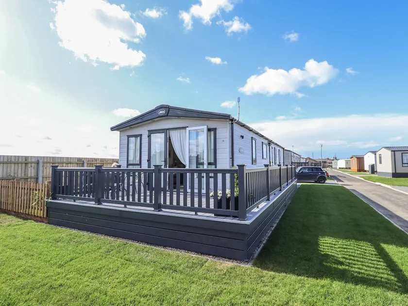 Number 6 - Sandy Beach Holiday Park - Image 1