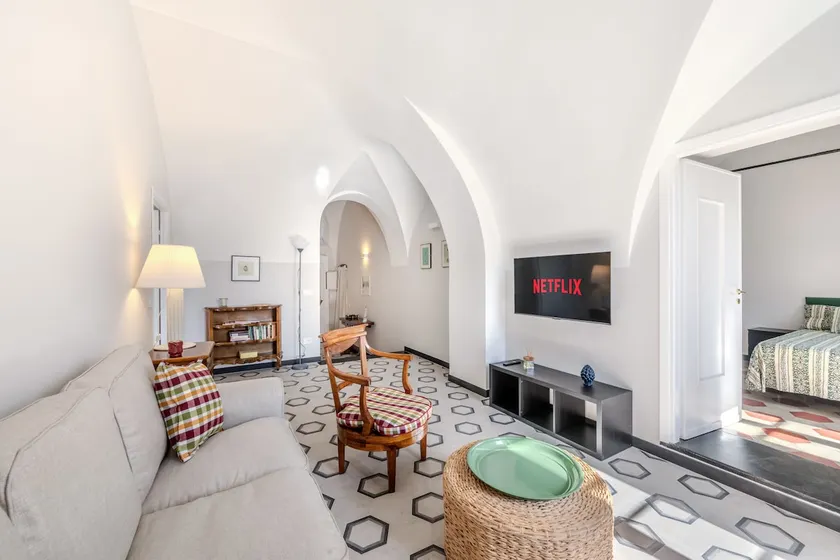 17th-century building | Historic vaulted ceilings, 2 minutes from the sea - Image 1