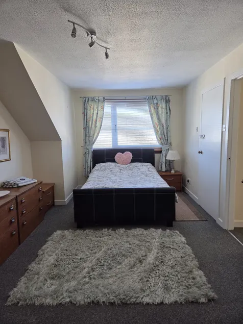 2 Floors Upper Flat Near Leven Station & Beach - Image 1