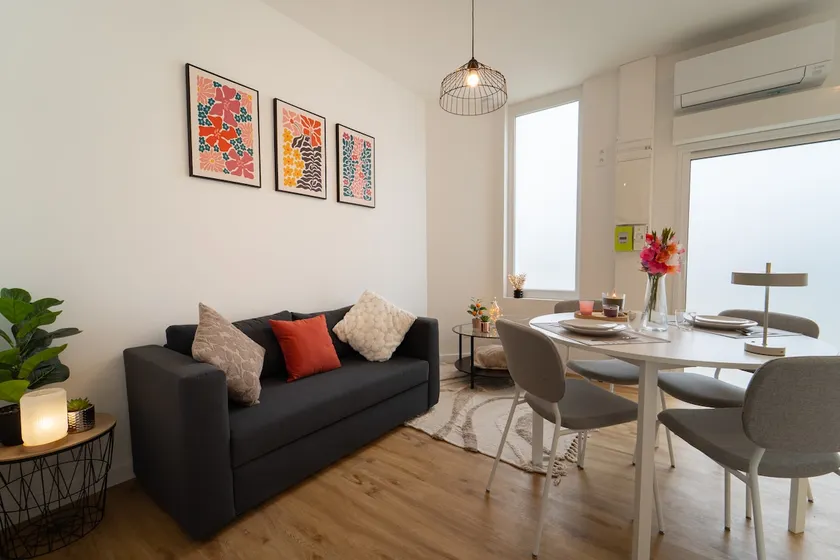 Modern 1-bedroom apartment “Mon Toit” – downtown and train station within walking distance - Image 1